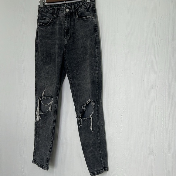 Wild Fable - Stonewashed Highest Rise Mom Black Distressed Jeans Size 2 - Picture 5 of 10
